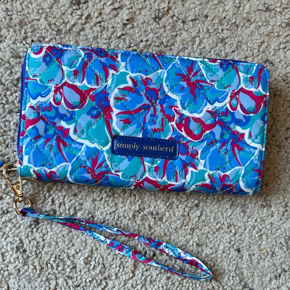 Simply Southern Hibiscus pattern zip wallet
